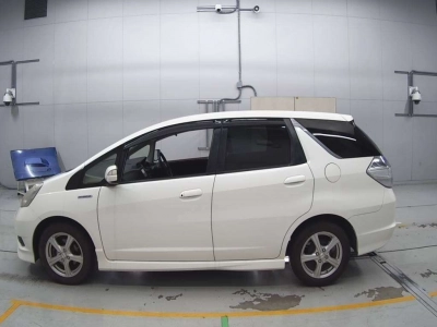 HONDA FIT SHUTTLE HYBRID