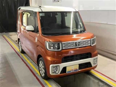 TOYOTA PIXIS MEGA