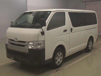 TOYOTA REGIUS VAN
