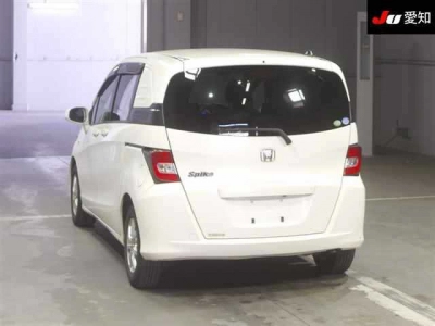 HONDA FREED SPIKE