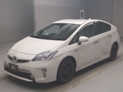TOYOTA PRIUS PHV