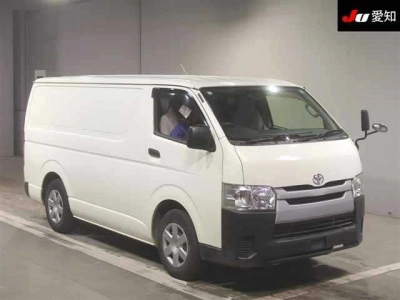 TOYOTA REGIUS VAN