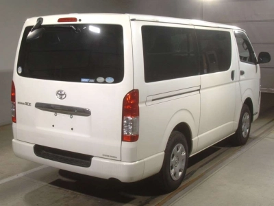 TOYOTA REGIUS VAN