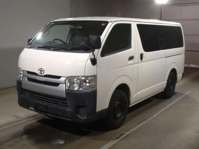 TOYOTA REGIUS VAN
