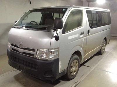 TOYOTA REGIUS VAN