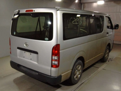 TOYOTA REGIUS VAN