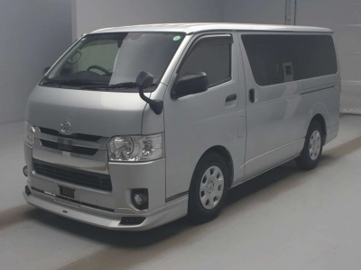 TOYOTA REGIUS VAN