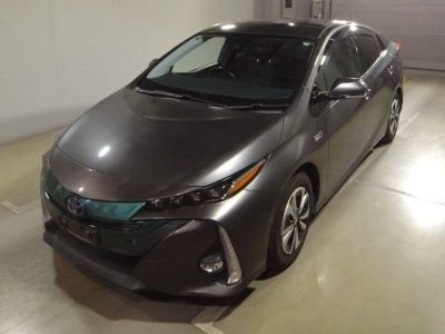 TOYOTA PRIUS PHV