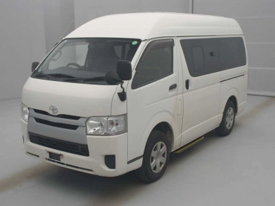 TOYOTA REGIUS VAN