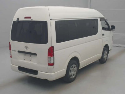 TOYOTA REGIUS VAN