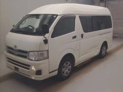TOYOTA REGIUS VAN