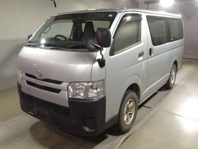 TOYOTA REGIUS VAN