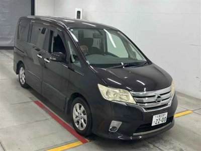 NISSAN SERENA