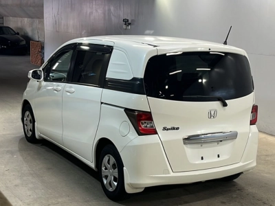 HONDA FREED SPIKE