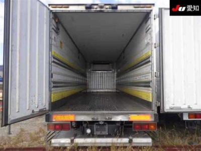 MITSUBISHI FUSO SUPER GREAT