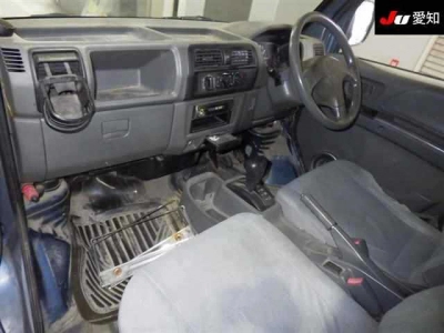 NISSAN CLIPPER VAN