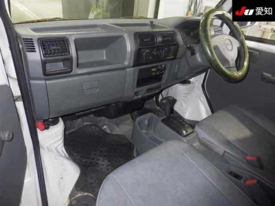 NISSAN CLIPPER TRUCK