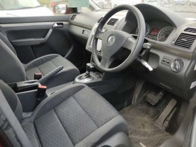 VOLKSWAGEN GOLF TOURAN