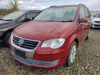 VOLKSWAGEN GOLF TOURAN