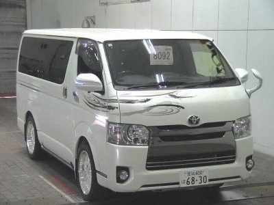 TOYOTA HIACE VAN