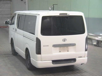 TOYOTA HIACE VAN