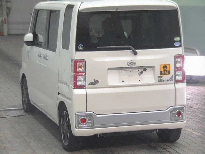DAIHATSU WAKE