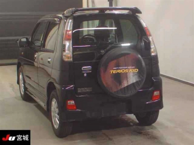 DAIHATSU TERIOS KID