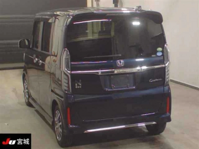 HONDA N BOX CUSTOM