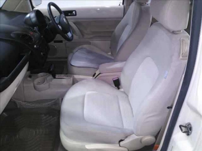 VOLKSWAGEN NEW BEETLE