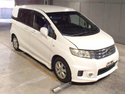 HONDA FREED SPIKE