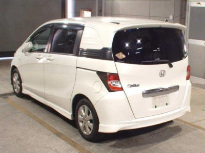 HONDA FREED SPIKE