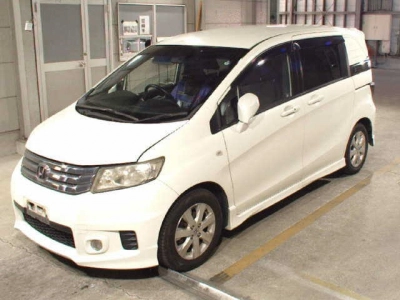 HONDA FREED SPIKE