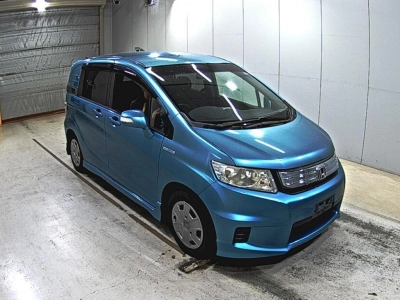 HONDA FREED SPIKE HYBRID