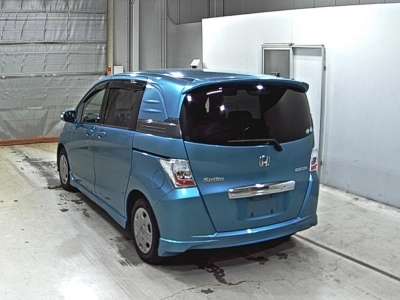 HONDA FREED SPIKE HYBRID