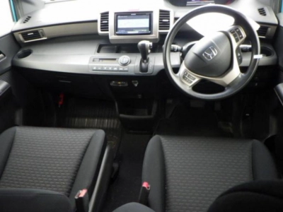 HONDA FREED SPIKE HYBRID