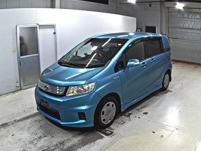 HONDA FREED SPIKE HYBRID