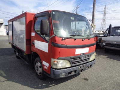 TOYOTA DYNA