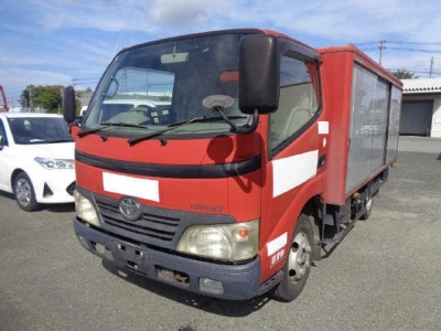 TOYOTA DYNA