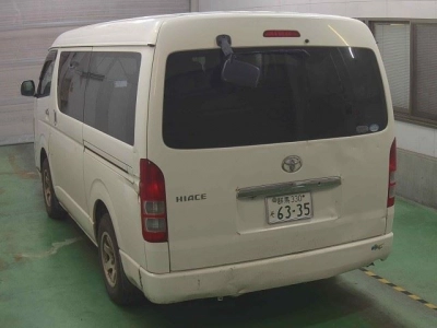 TOYOTA HIACE