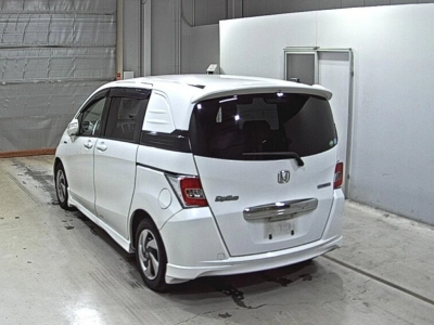HONDA FREED SPIKE HYBRID
