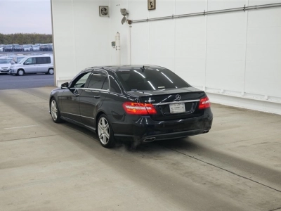 MERCEDES BENZ E CLASS