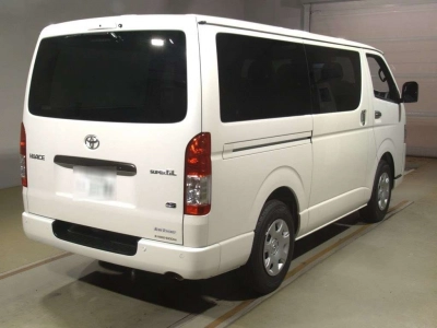 TOYOTA HIACE VAN