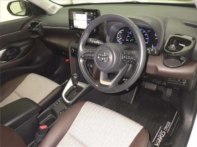 TOYOTA YARIS CROSS