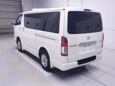 TOYOTA REGIUS ACE