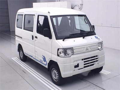 MITSUBISHI MINICAB