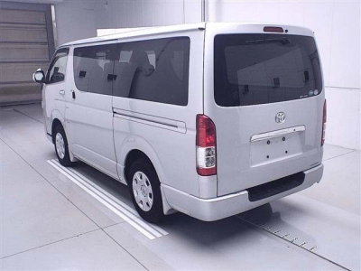 TOYOTA REGIUS ACE