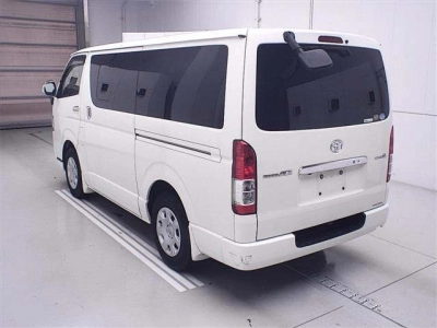 TOYOTA REGIUS ACE