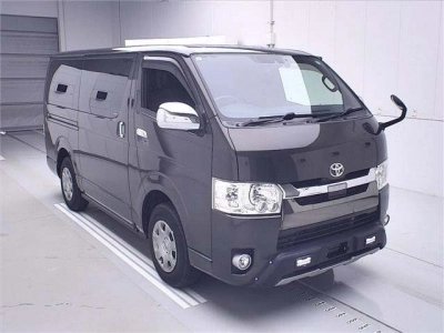 TOYOTA HIACE