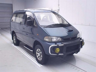 MITSUBISHI DELICA SPACE GEAR
