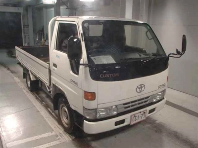 TOYOTA DYNA